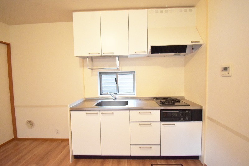 ��ʌ��������܎s�k��~�͒��̃}���V�����̃L�b�`��