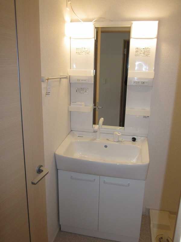 ��ʌ��@�c�s�@�c�T���ڂ̃A�p�[�g�̐��ʏ�