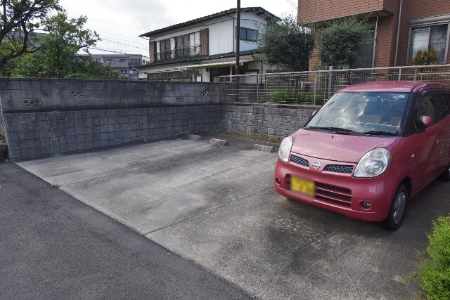 ��ʌ��������܎s�k��~�͒��̃}���V�����̒��ԏ�