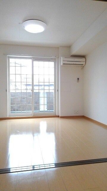 ��ʌ��@�c�s�������̃A�p�[�g�̋��ԁE���r���O