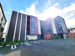 ��ʌ��������܎s��{��O���P����1351-1�̃}���V�����̌����O��