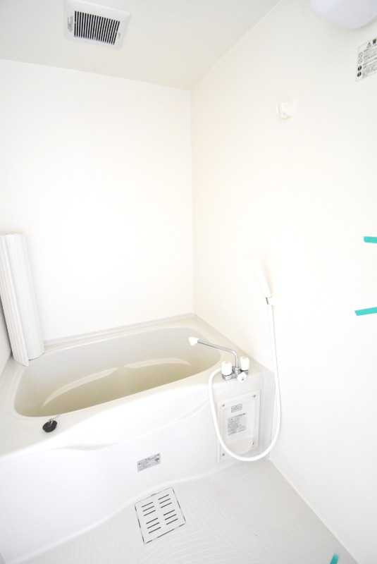 ��ʌ��������܎s��{����ؒ��R���ڂ̃A�p�[�g�̃o�X