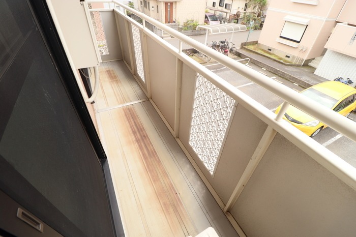 ��ʌ��k�����S�ɓޒ��h�T���ڂ̃A�p�[�g�̃o���R�j�[