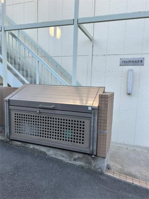 ��ʌ��������܎s��΋摾�c�Q���ڂ̃A�p�[�g�̂��̑�