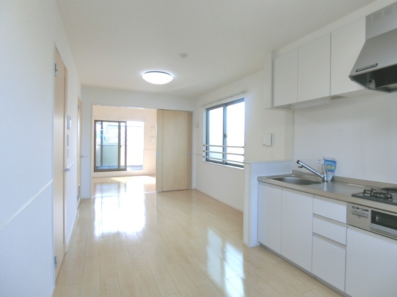 ��ʌ��z�J�s�쒬�Q���ڂ̃A�p�[�g�̋��ԁE���r���O