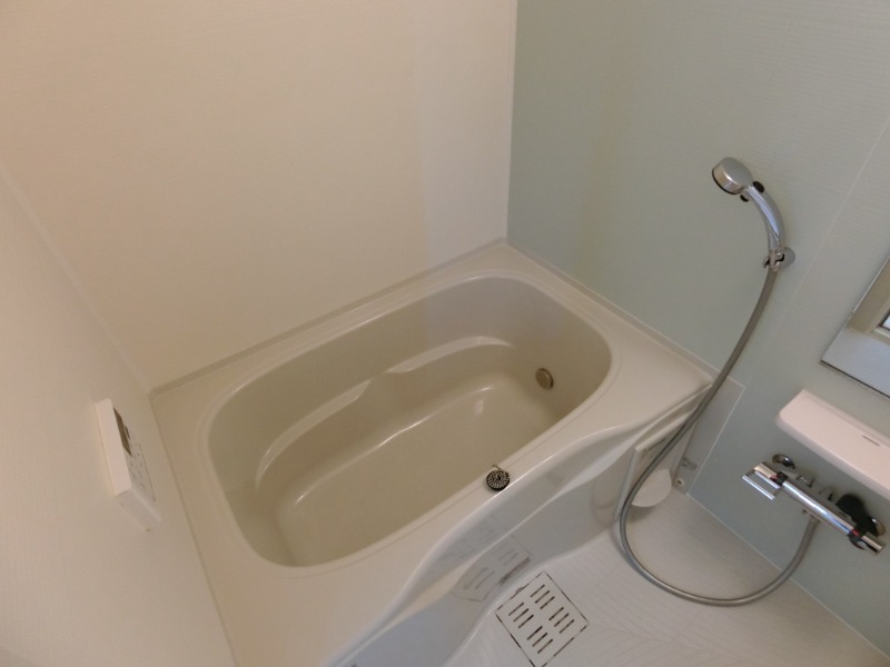 ��ʌ��z�J�s�쒬�Q���ڂ̃A�p�[�g�̃o�X