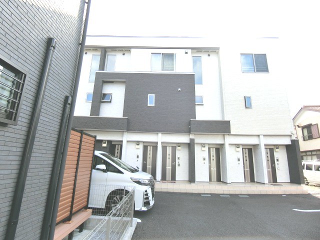 ��ʌ��z�J�s�쒬�Q���ڂ̃A�p�[�g�̃G���g�����X