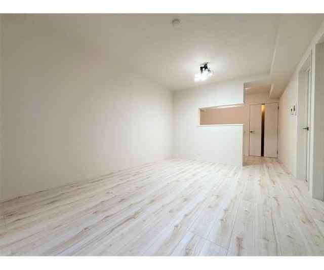 ��ʌ��������܎s��摾�c�E�Q���ڂ̃A�p�[�g�̋��ԁE���r���O