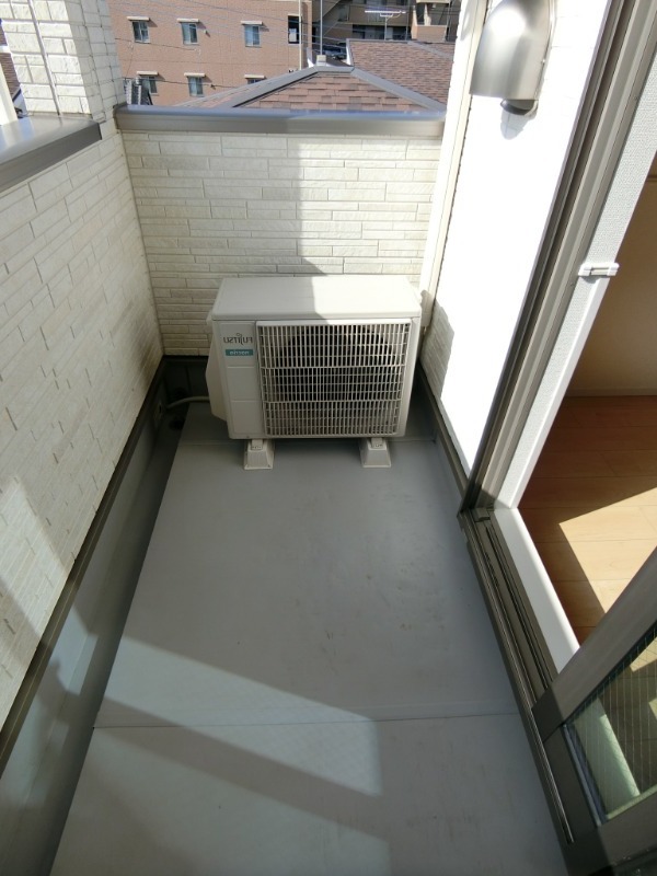 ��ʌ��z�J�s�쒬�Q���ڂ̃A�p�[�g�̃o���R�j�[