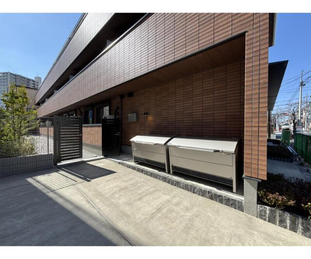 ��ʌ��������܎s��摾�c�E�Q���ڂ̃A�p�[�g�̂��̑�