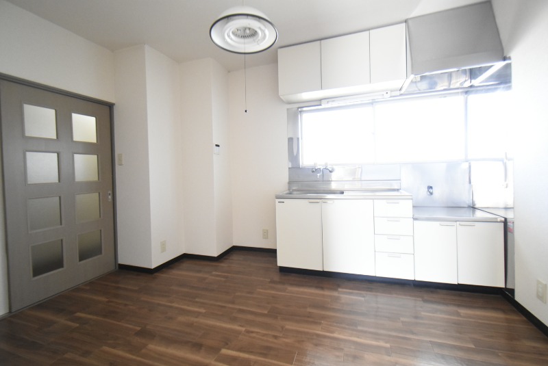 ��ʌ��������܎s��΋���S���ڂ̃A�p�[�g�̋��ԁE���r���O