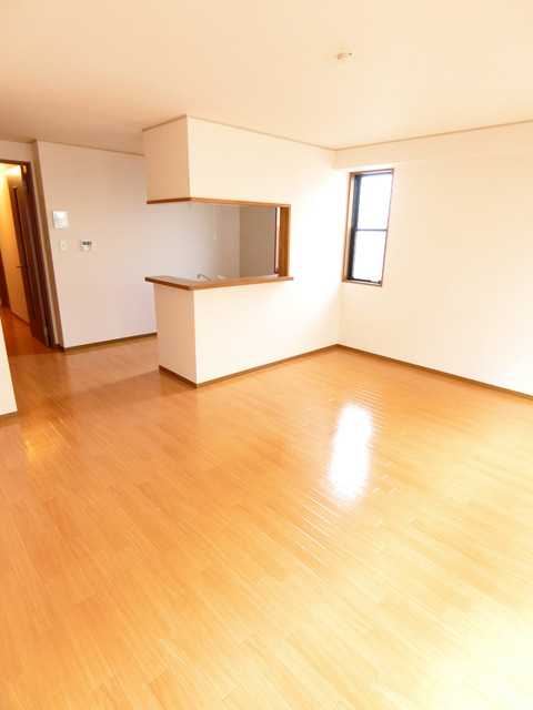 ��ʌ��k�����S�ɓޒ������R���ڂ̃A�p�[�g�̋��ԁE���r���O