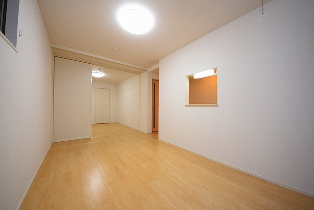 ��ʌ�����s�厚�����q�V�c�̃A�p�[�g�̋��ԁE���r���O