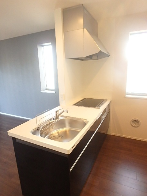 ��ʌ��������܎s�k��A�|���Q���ڂ̃}���V�����̃L�b�`��