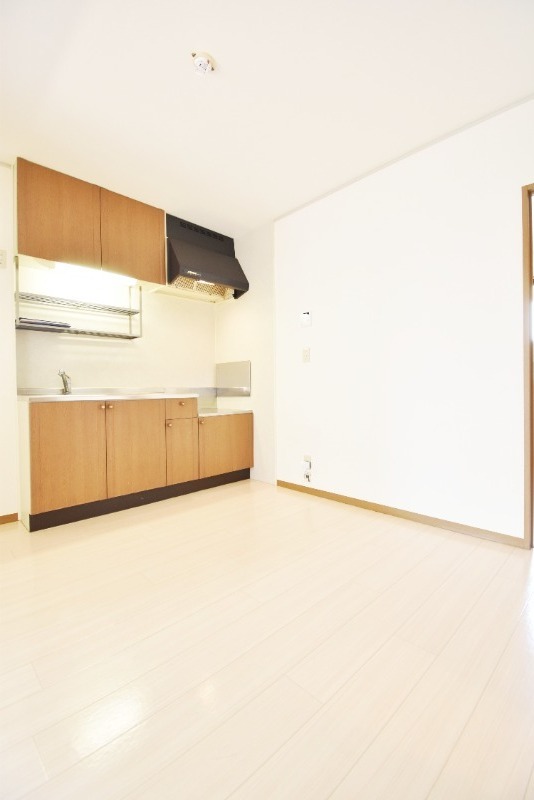 ��ʌ��������܎s��{��k�ܒ��Q���ڂ̃A�p�[�g�̋��ԁE���r���O