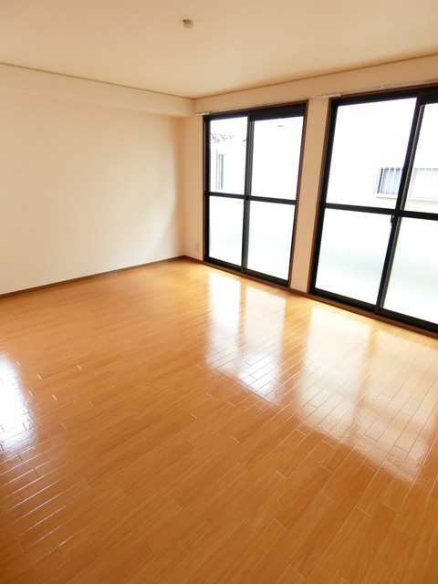 ��ʌ��k�����S�ɓޒ������R���ڂ̃A�p�[�g�̂��̑������E�X�y�[�X