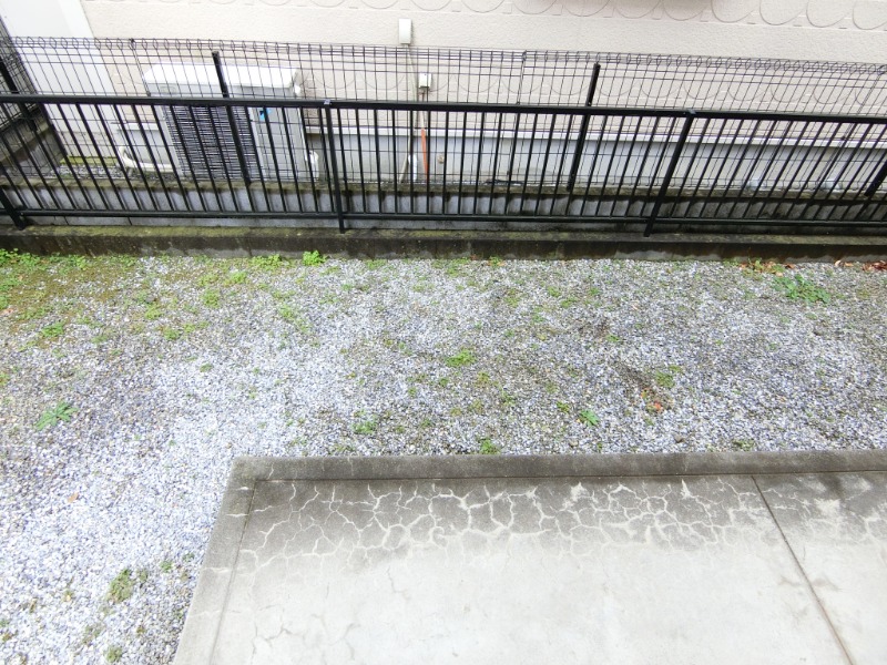 ��ʌ��k�����S�ɓޒ������R���ڂ̃A�p�[�g�̂��̑�