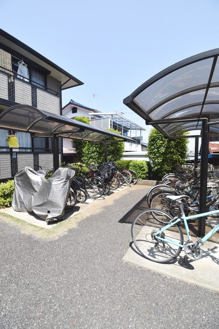 ��ʌ��������܎s��{��k�ܒ��Q���ڂ̃A�p�[�g�̂��̑�