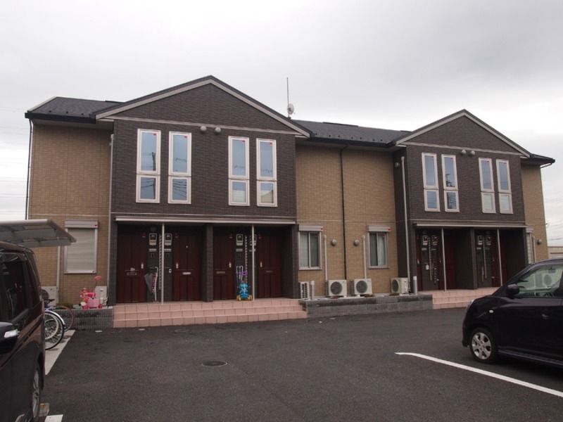 ��ʌ���z�s�V�h���U���ڂ̃A�p�[�g�̌����O��