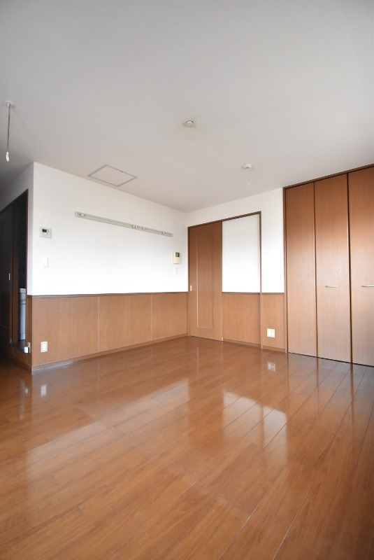 ��ʌ��������܎s�k��������Q���ڂ̃A�p�[�g�̋��ԁE���r���O