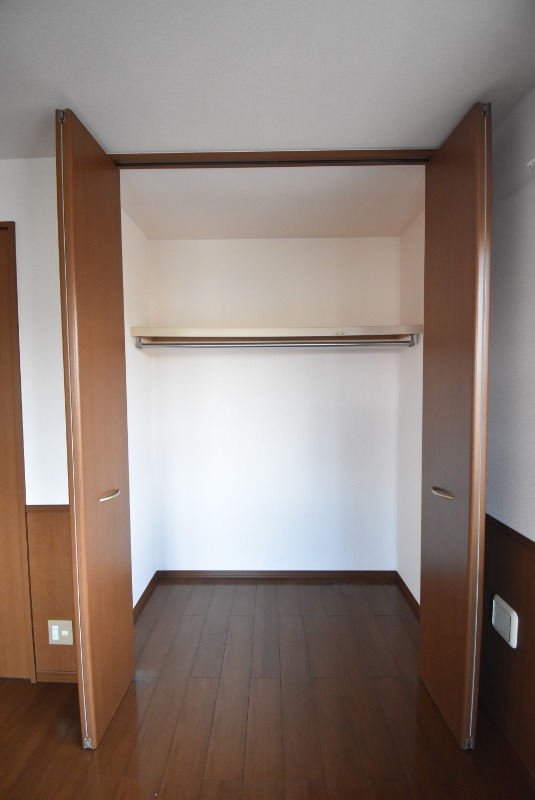 ��ʌ��������܎s�k��������Q���ڂ̃A�p�[�g�̎��[