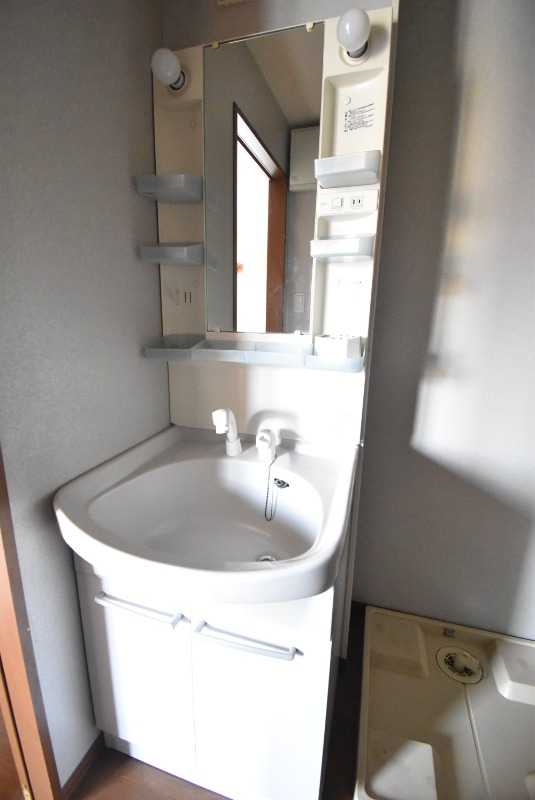 ��ʌ��������܎s�k��������Q���ڂ̃A�p�[�g�̐��ʏ�