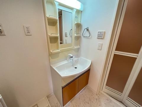 ��ʌ��z�J�s�厚��|�̃A�p�[�g�̐��ʏ�