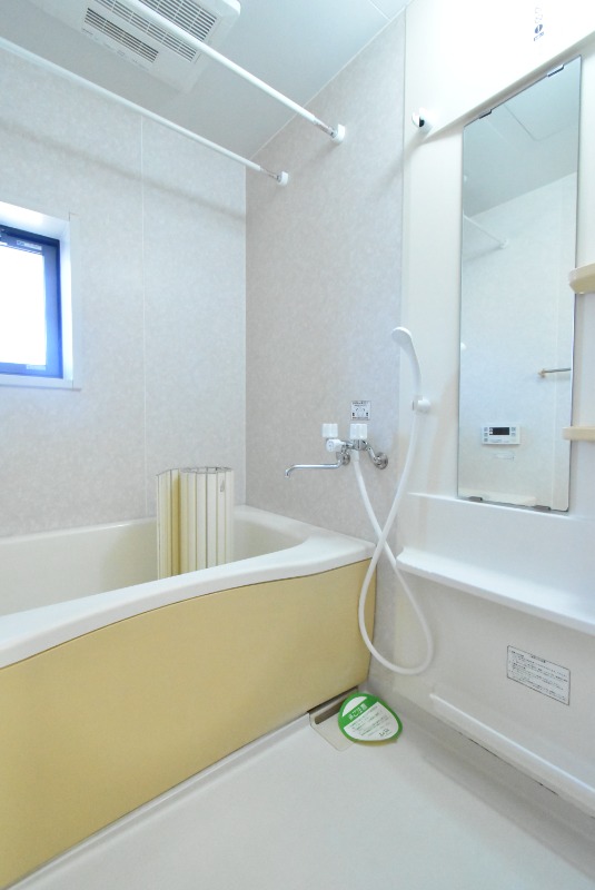 ��ʌ��������܎s���厚��J���̃A�p�[�g�̃o�X