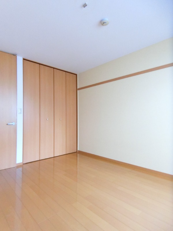 ��ʌ��z�J�s�ԎR���P���ڂ̃A�p�[�g�̋��ԁE���r���O