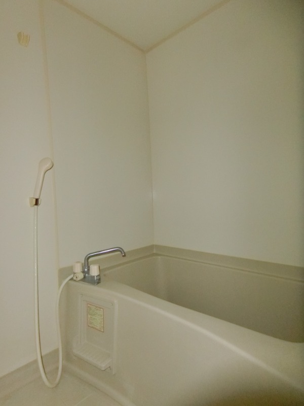 ��ʌ��z�J�s�ԎR���P���ڂ̃A�p�[�g�̃o�X