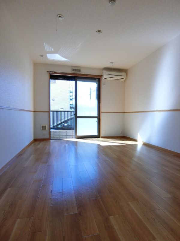 ��ʌ��������܎s��{��㏬���̃A�p�[�g�̋��ԁE���r���O