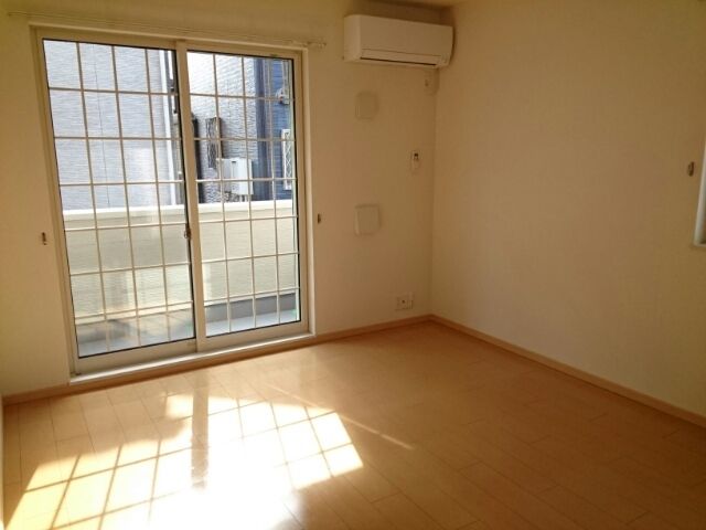 ��ʌ�����s�厚���s�g���̃A�p�[�g�̋��ԁE���r���O