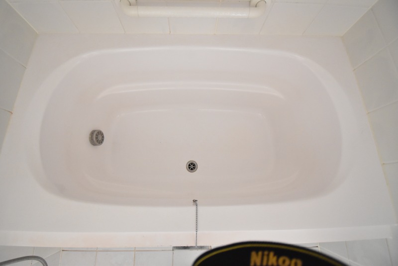 ��ʌ�����s�����Q���ڂ̃e���X�n�E�X�̃o�X