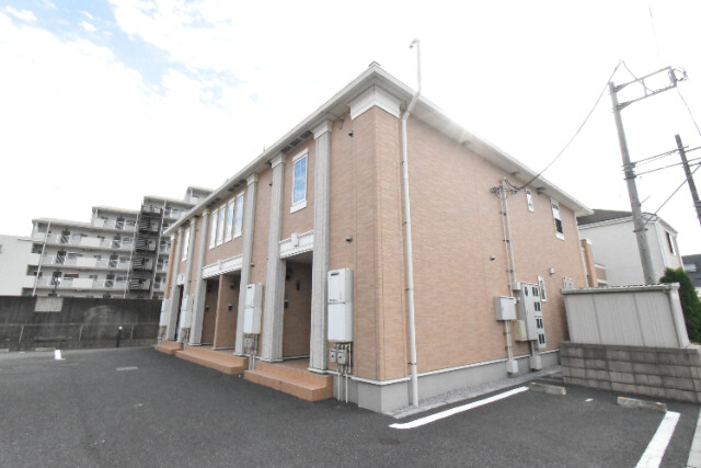 ��ʌ�����s�厚���s�̍��݂̃A�p�[�g�̌����O��