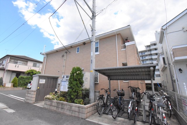 ��ʌ�����s�厚���s�̍��݂̃A�p�[�g�̌����O��