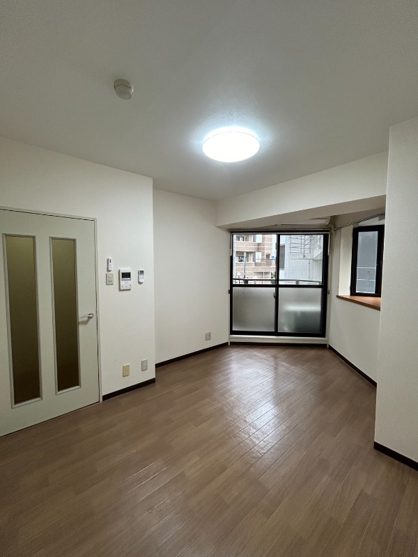 ��ʌ���z�s�e�c�{���̃}���V�����̋��ԁE���r���O