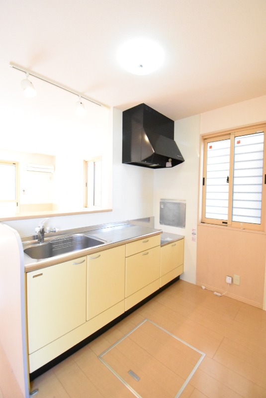 ��ʌ��������܎s������~����Q���ڂ̃A�p�[�g�̃L�b�`��