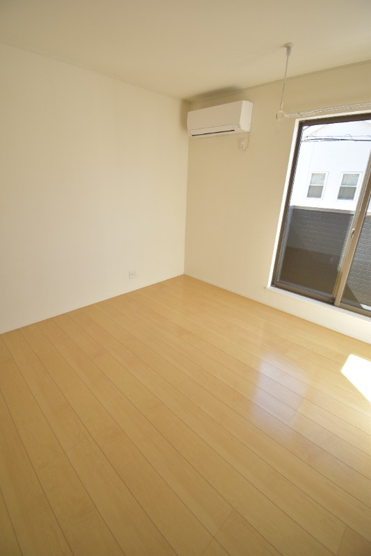 ��ʌ��������܎s������厚���[��̃A�p�[�g�̋����E���r���O