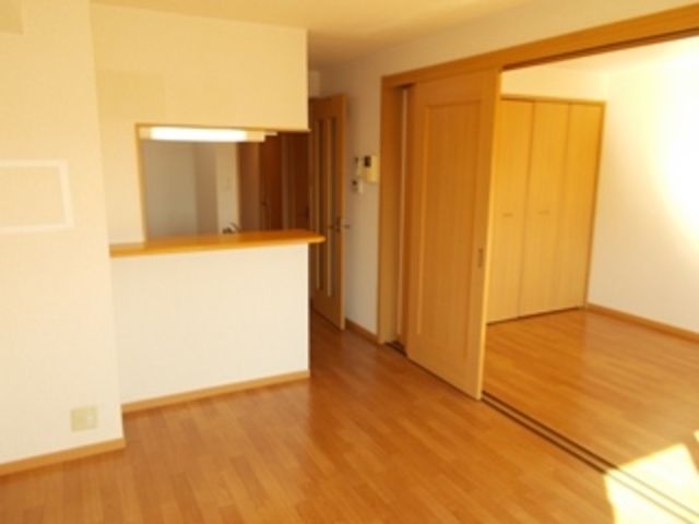 ��ʌ��k�����S�ɓޒ����h��P���ڂ̃}���V�����̋����E���r���O