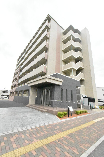 ��ʌ��z�J�s���C�N�^�E���U���ڂ̃}���V�����̌����O��