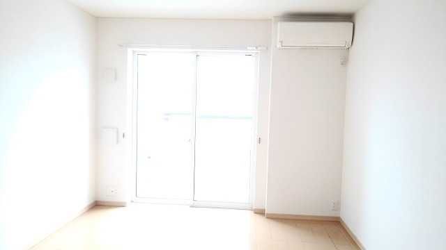 ��ʌ������s�V�����S���ڂ̃A�p�[�g�̂��̑������E�X�y�[�X