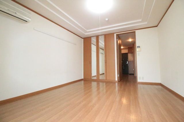 ��ʌ������s�ٓV�Q���ڂ̃}���V�����̋��ԁE���r���O