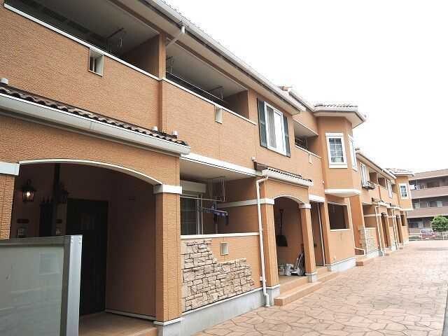 ��ʌ��k�����S�ɓޒ��厚�����̃A�p�[�g�̃G���g�����X