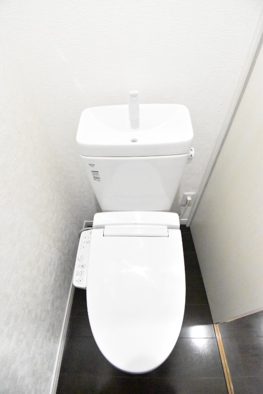 ��ʌ�����s�≺���Q���ڂ̃A�p�[�g�̃g�C��