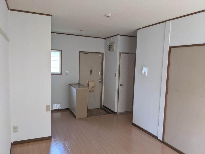 ��ʌ��������܎s�k��{�����S���ڂ̃A�p�[�g�̋��ԁE���r���O