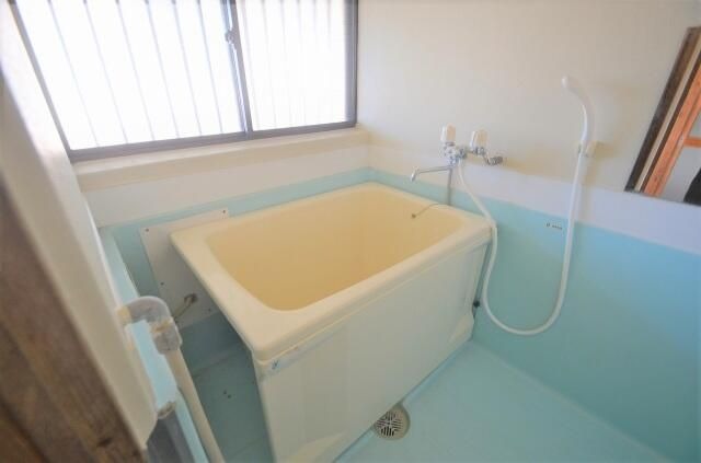 ��ʌ��@�c�s�厚���l�̃A�p�[�g�̃o�X