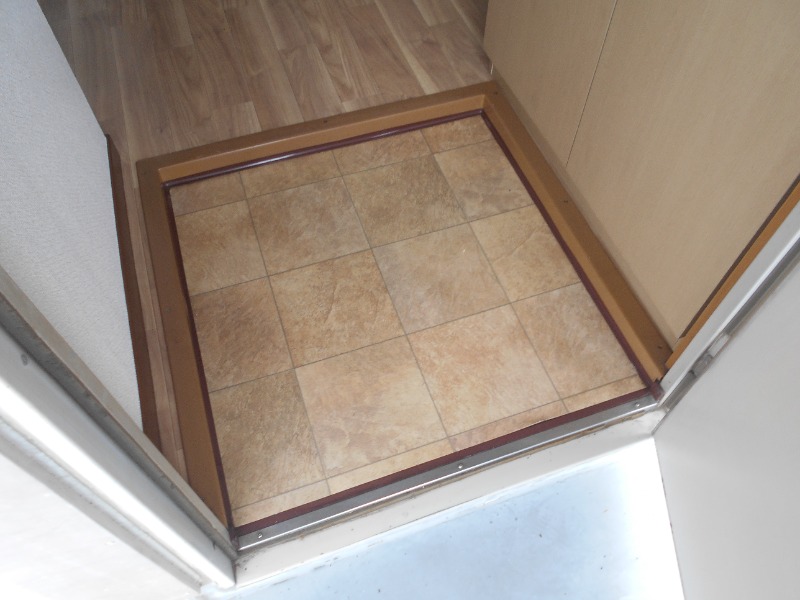 ��ʌ��������܎s�k��{�����S���ڂ̃A�p�[�g�̌���