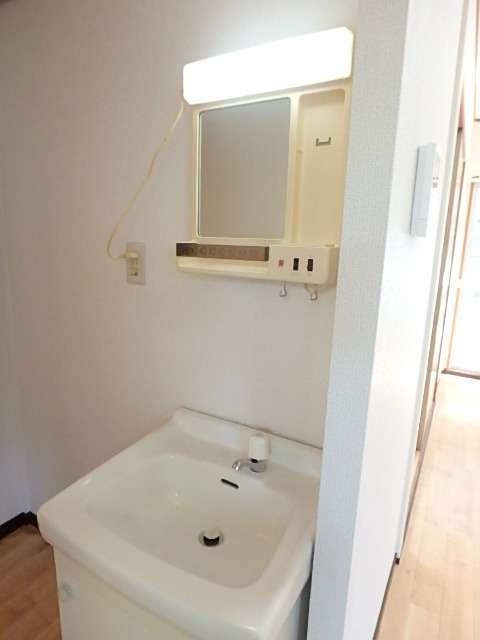 ��ʌ��������܎s�k��{�����S���ڂ̃A�p�[�g�̐��ʏ�