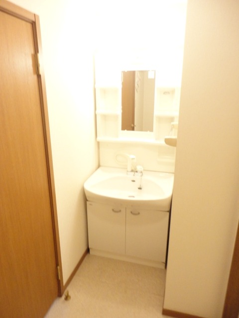 ��ʌ��������܎s�k����i���Q���ڂ̃A�p�[�g�̐��ʏ�