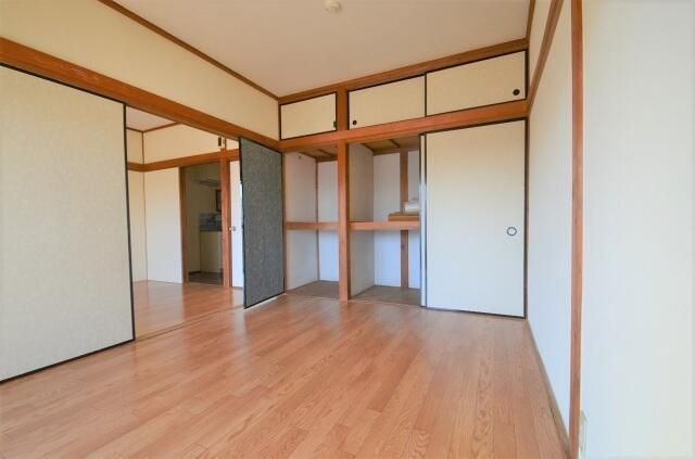 ��ʌ��@�c�s�厚���l�̃A�p�[�g�̎��[